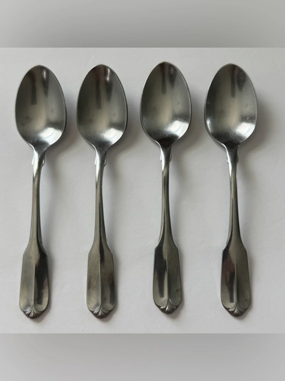 Oneida Stainless Steel Spoons - Silver Polished Finish‎